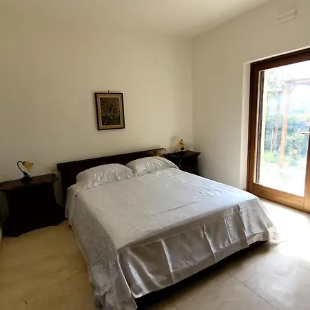 Agriturismo Poggio La Lodola Alloggio per agriturismo Massa Marittima